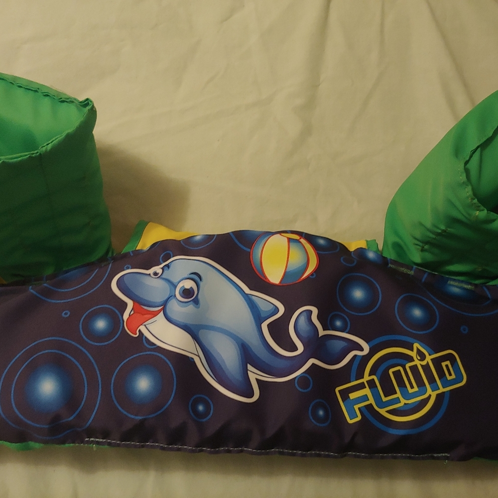 Kids life jacket with arm wings